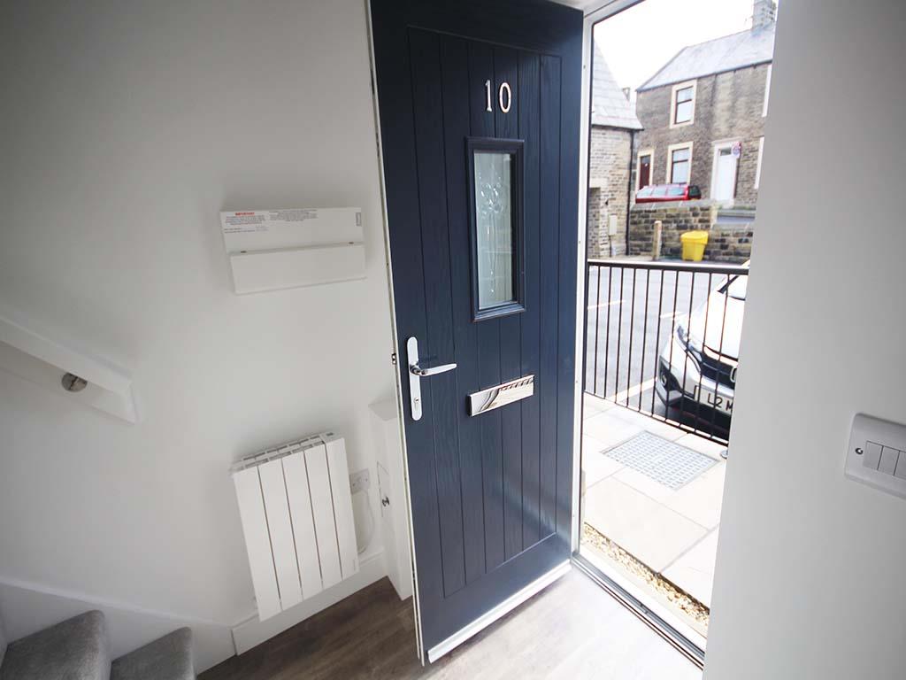 2 bedroom apartment To Let in Barnoldswick - IMG_7241.jpg